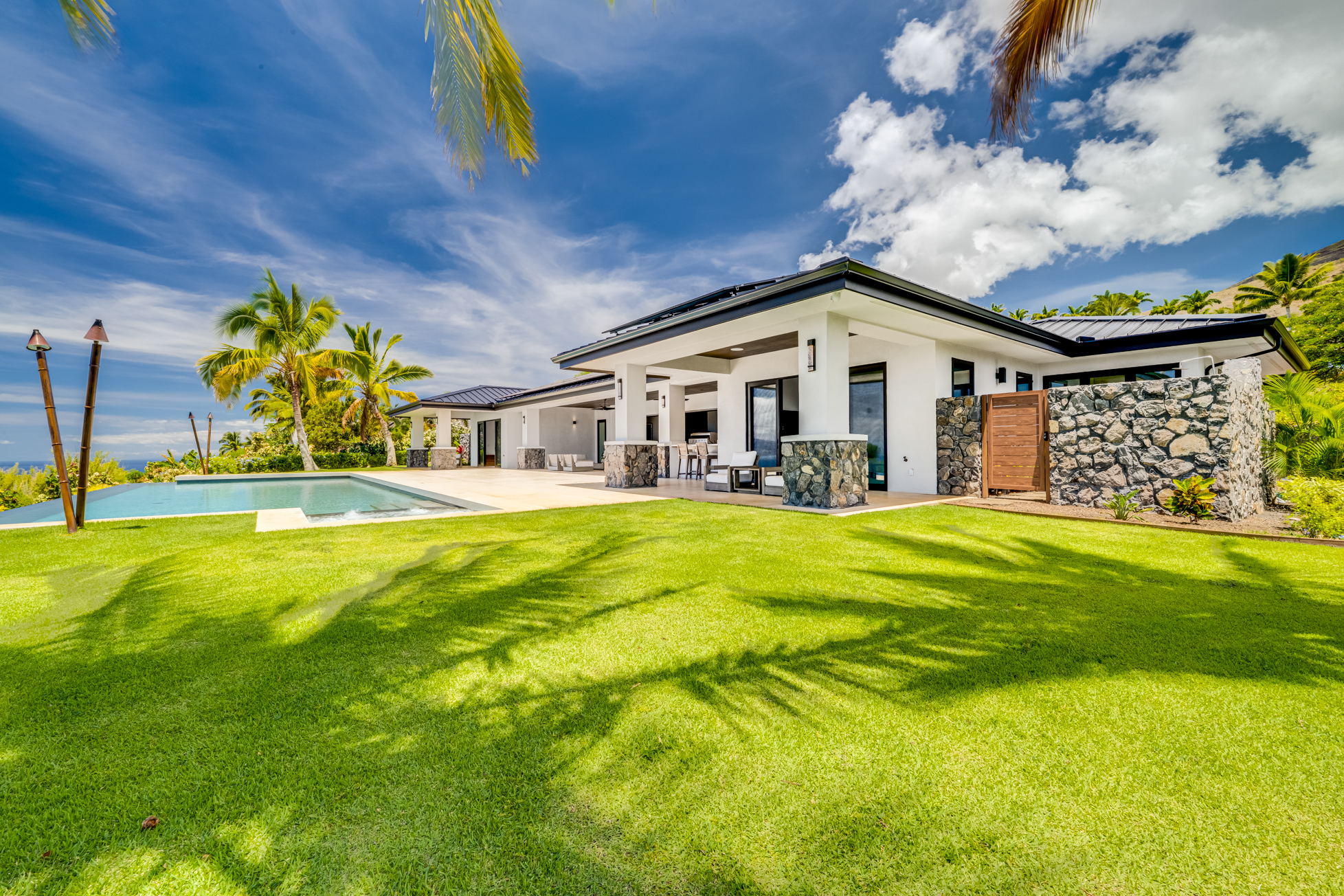 Exterior and grounds at 16 Kumu Niu Place